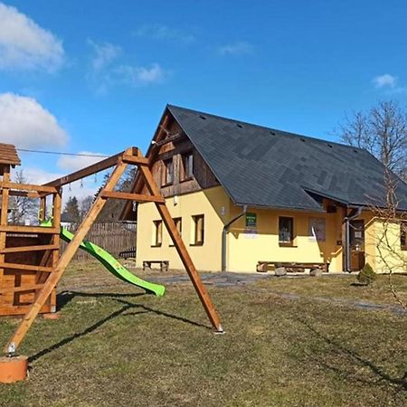 Pensiony A Ubytovani V Kempu Indiana Edrovice Luaran gambar