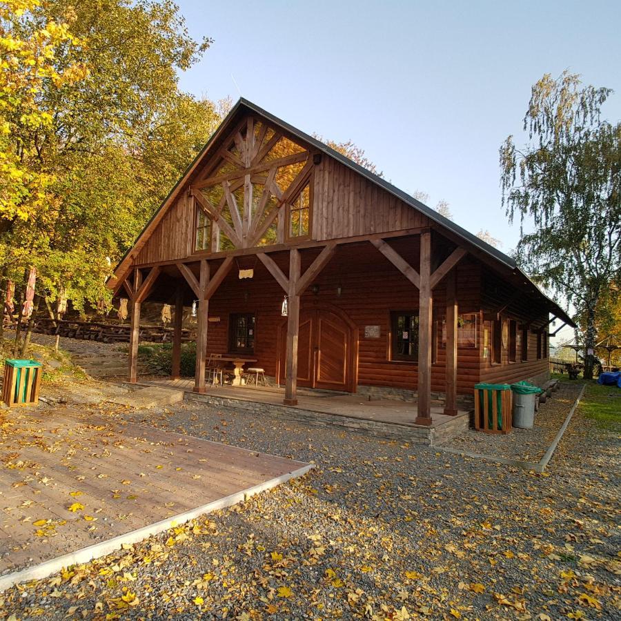 Pensiony A Ubytovani V Kempu Indiana Edrovice Luaran gambar
